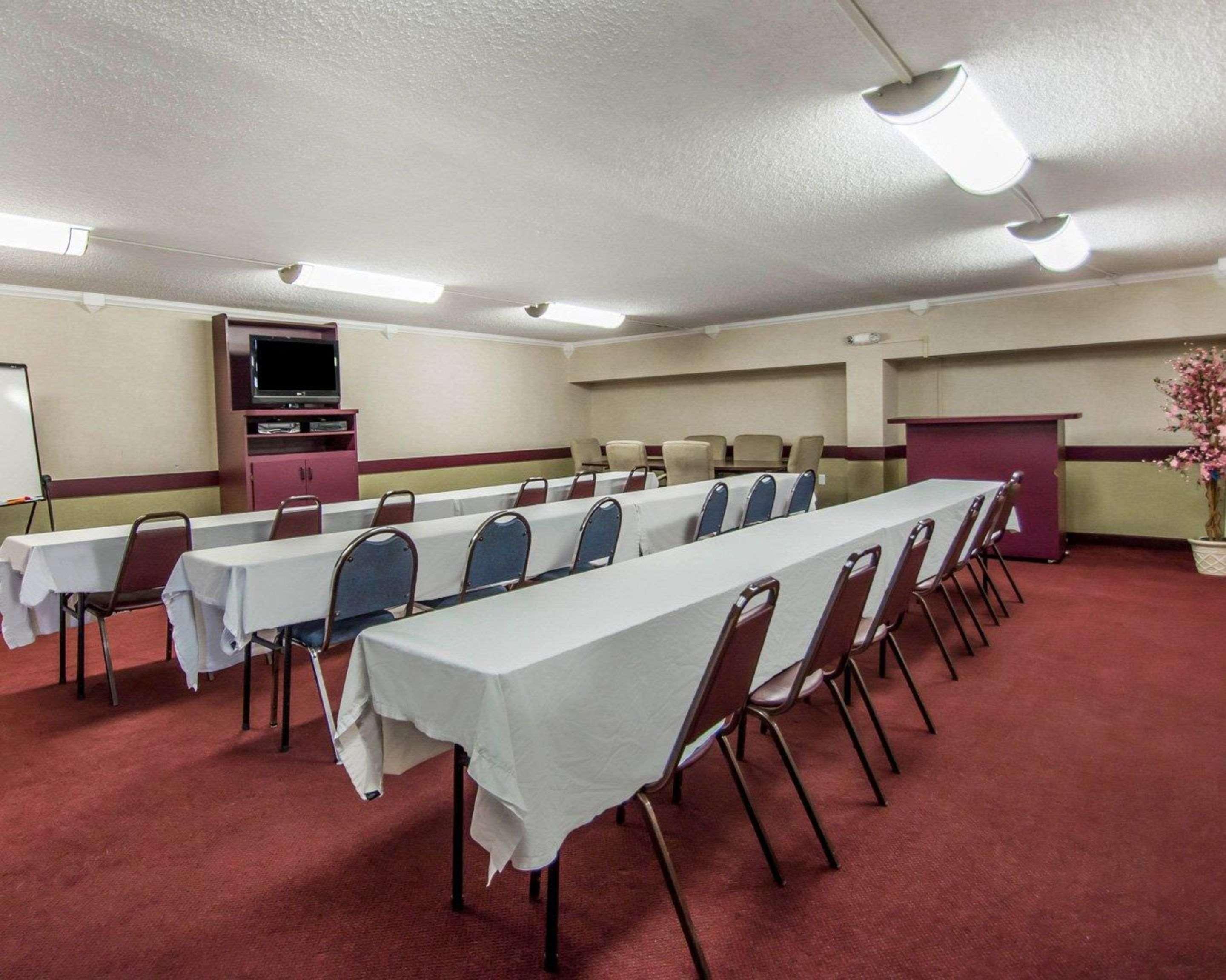 Hotel Quality & At Tropicana Field San Petersburgo