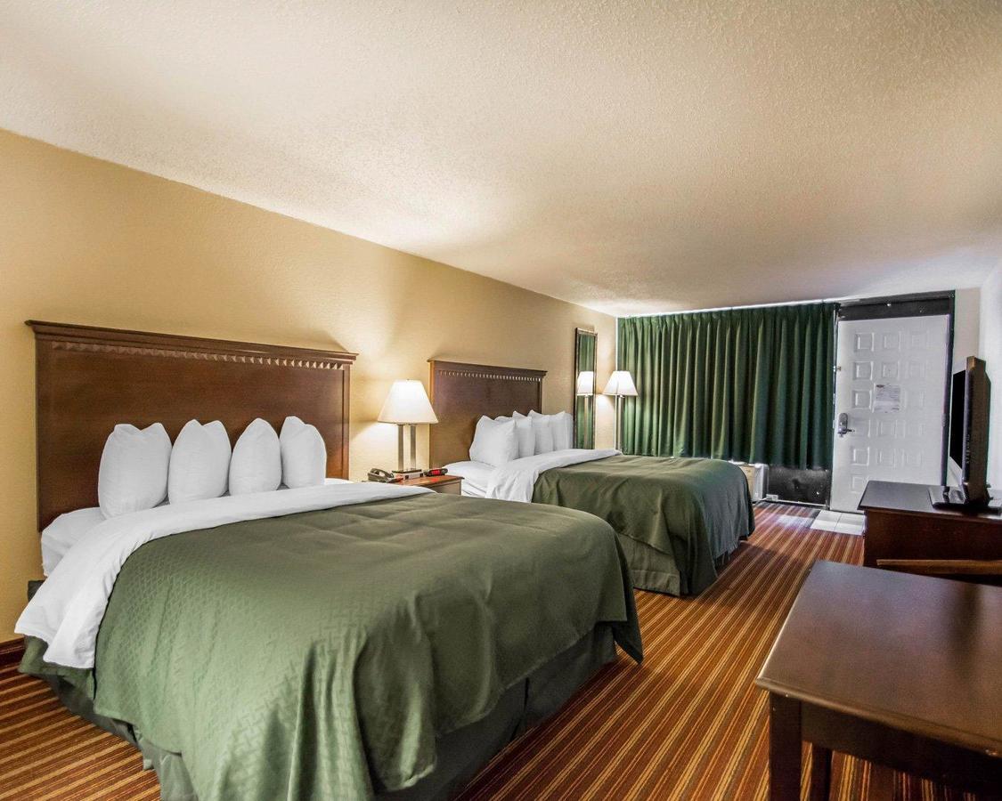 Hotel Quality & At Tropicana Field San Petersburgo