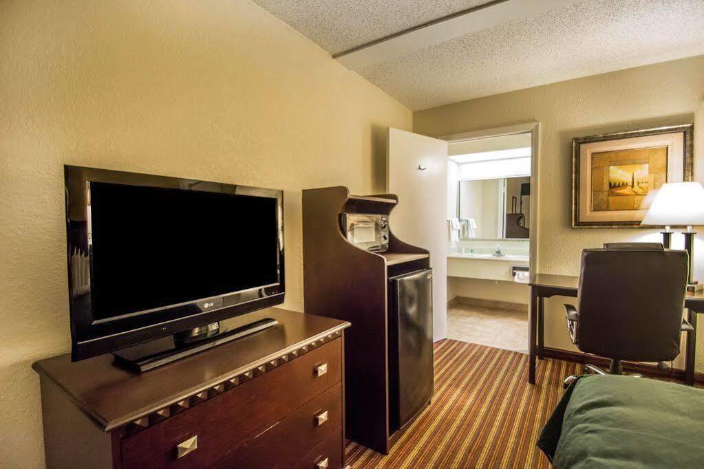 Quality & At Tropicana Field Hotel San Petersburgo
